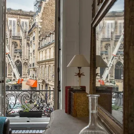 Veeve - Classical On Ile De La Cite Apartment *
