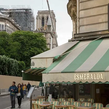 Veeve - Classical On Ile De La Cite Apartment *
